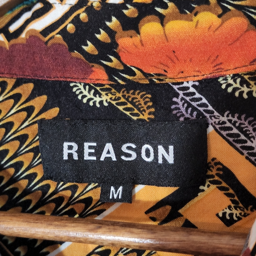 Reason medium. Bin 28 - Picture 6 of 11